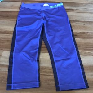 Nike pro crop leggings